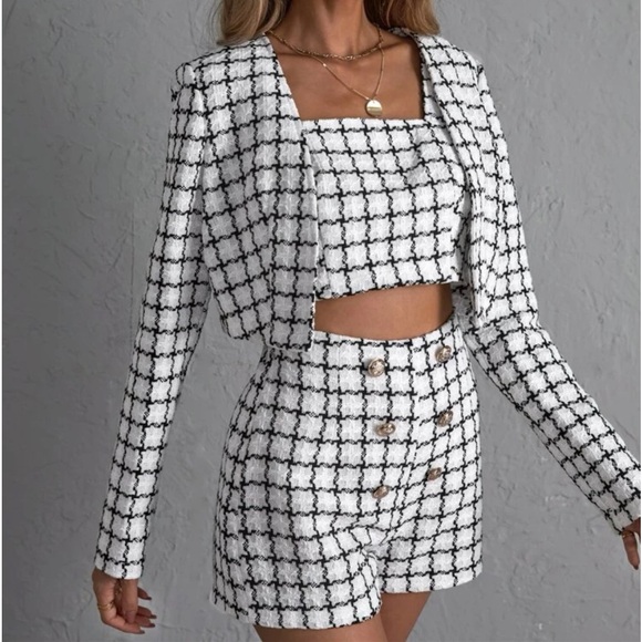 Plaid Print
Button Detail Tweed Shorts Style 25 - Picture 7 of 7